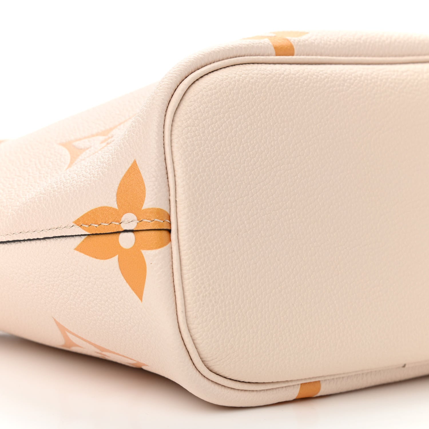 Louis Vuitton Empreinte Monogram Giant By The Pool Marshmallow Hobo Cream Saffron 8 of 9