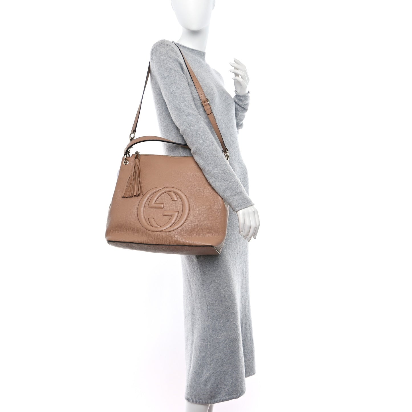 Pebbled Calfskin Large Soho Hobo Camelia