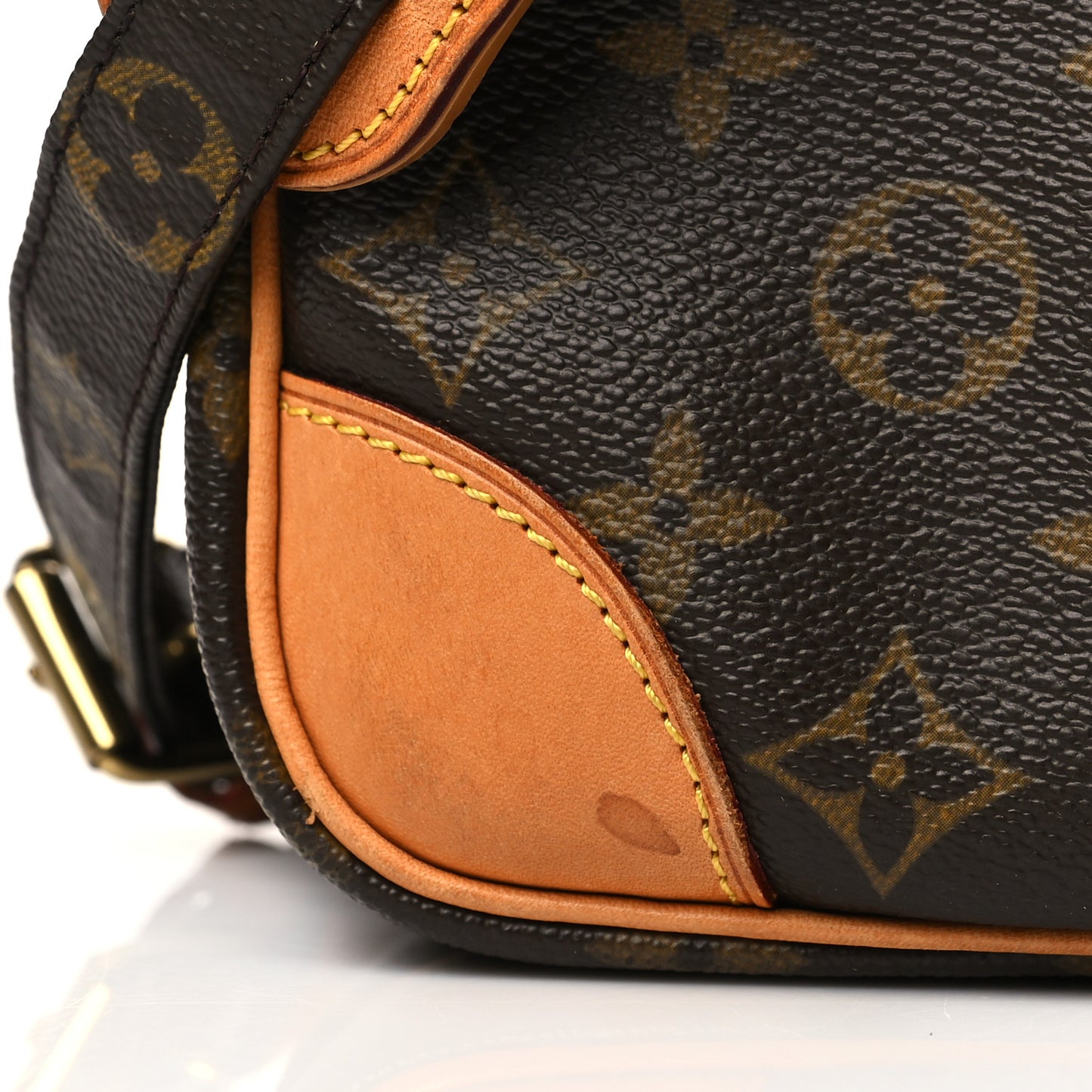 Monogram Nil 28