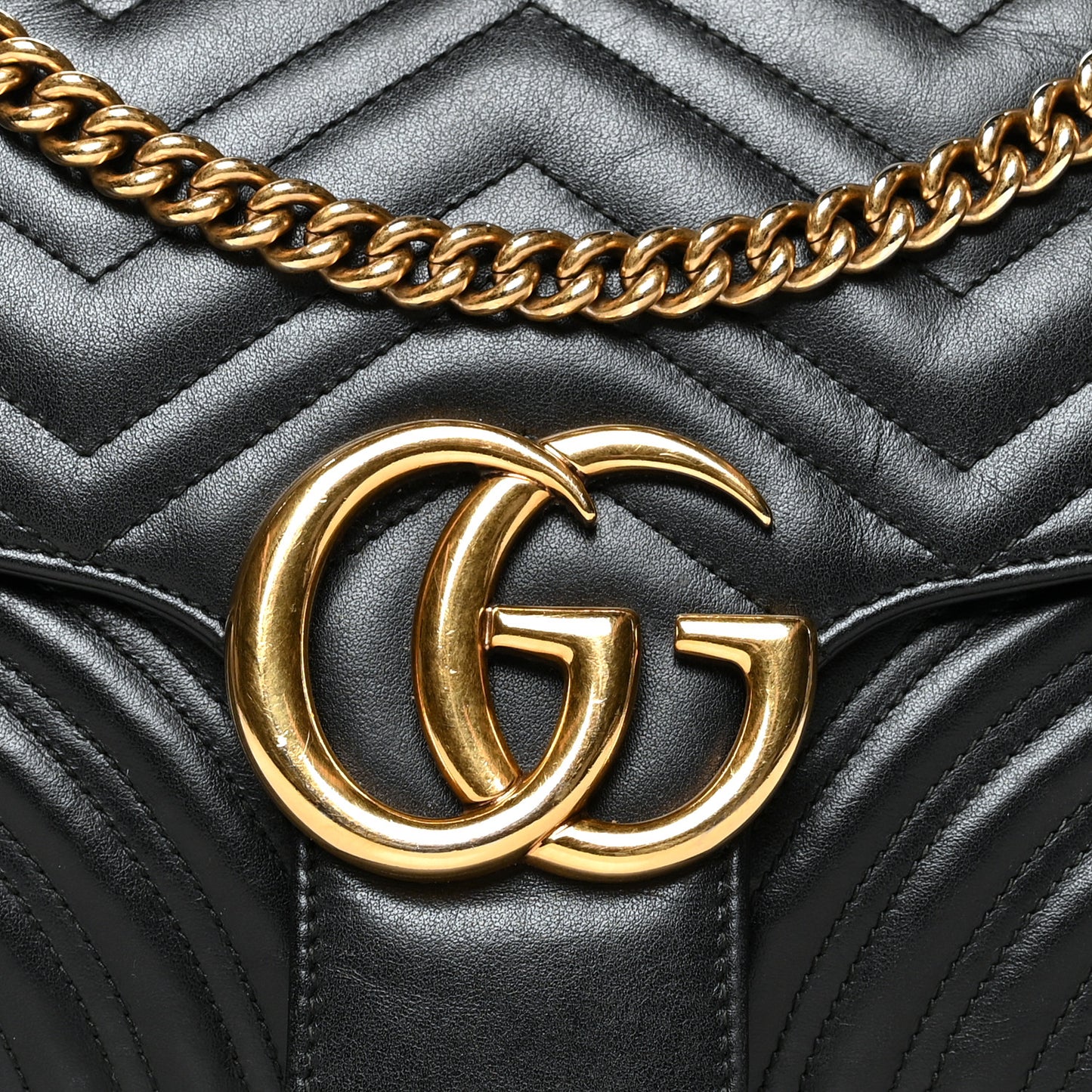 Calfskin Matelasse Medium GG Marmont Shoulder Bag Black