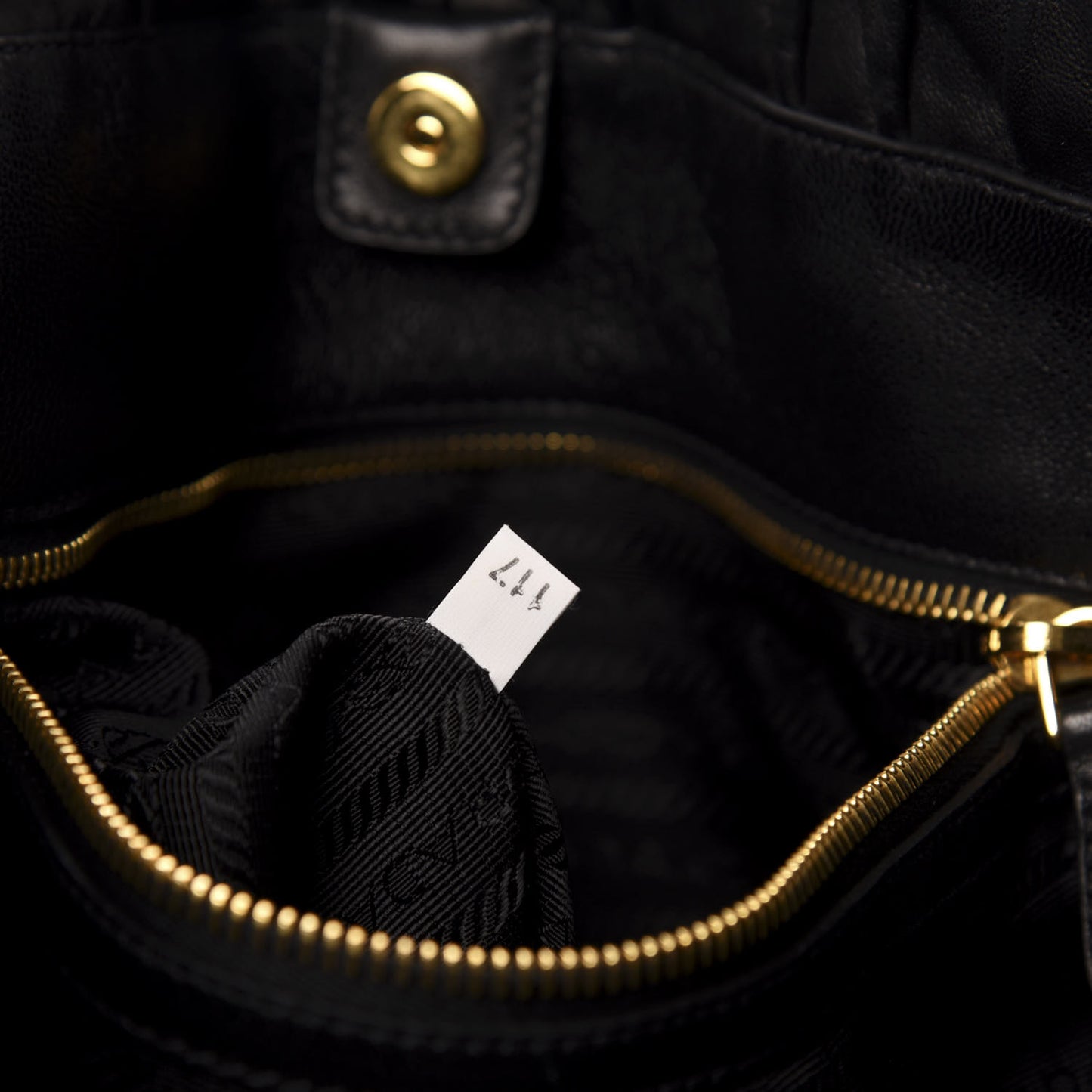 Nappa Gaufre Antik Tote Black