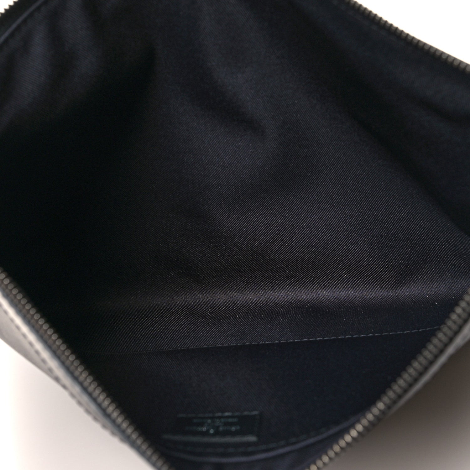 Louis Vuitton Monogram Eclipse Discovery Pochette GM 5 of 8