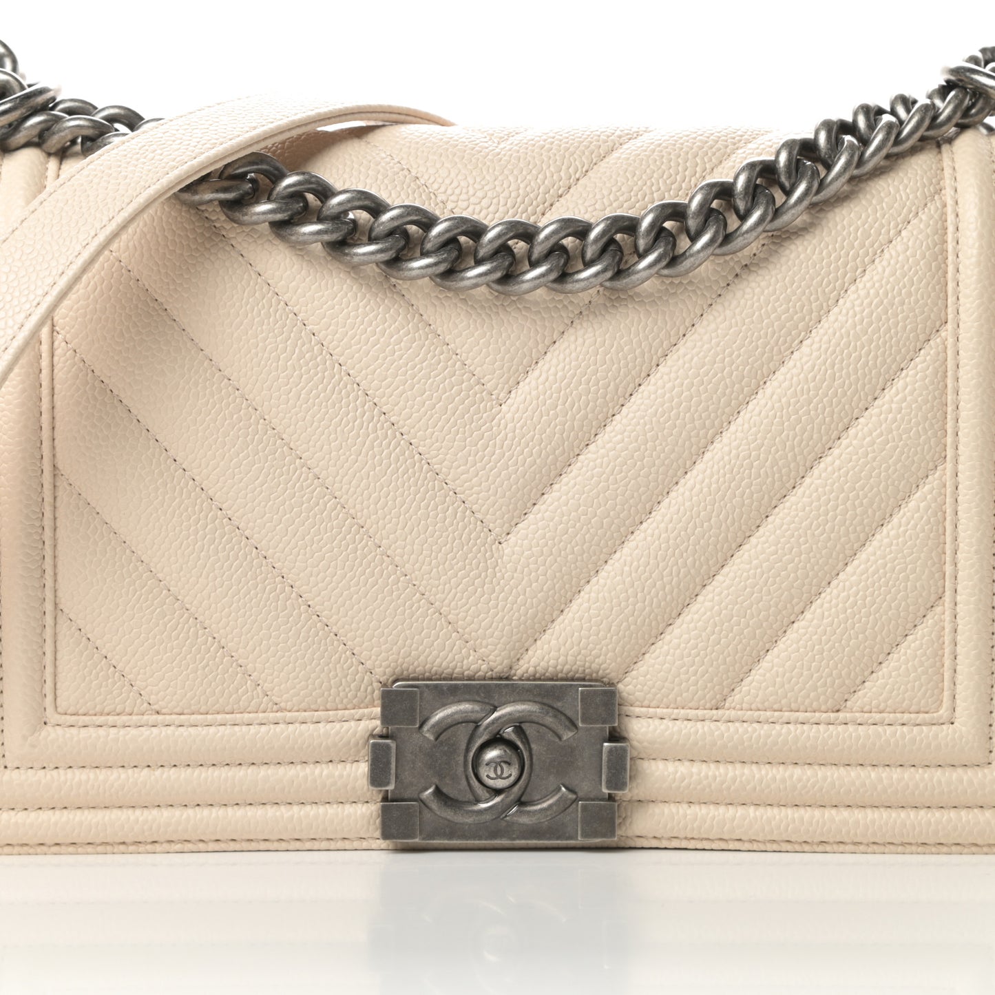 Caviar Chevron Quilted Medium Boy Flap Light Beige