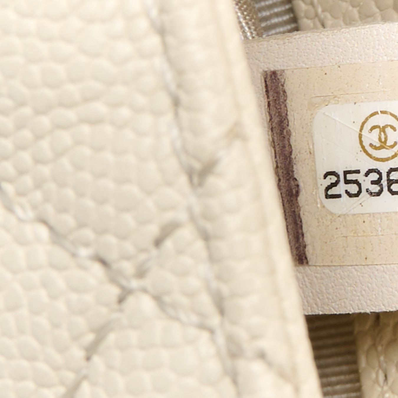 Caviar Quilted Medium Urban Companion Flap Ivory