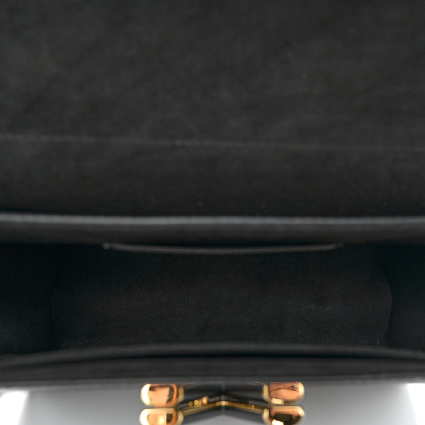 Epi Twist Shoulder Bag MM Matte Black