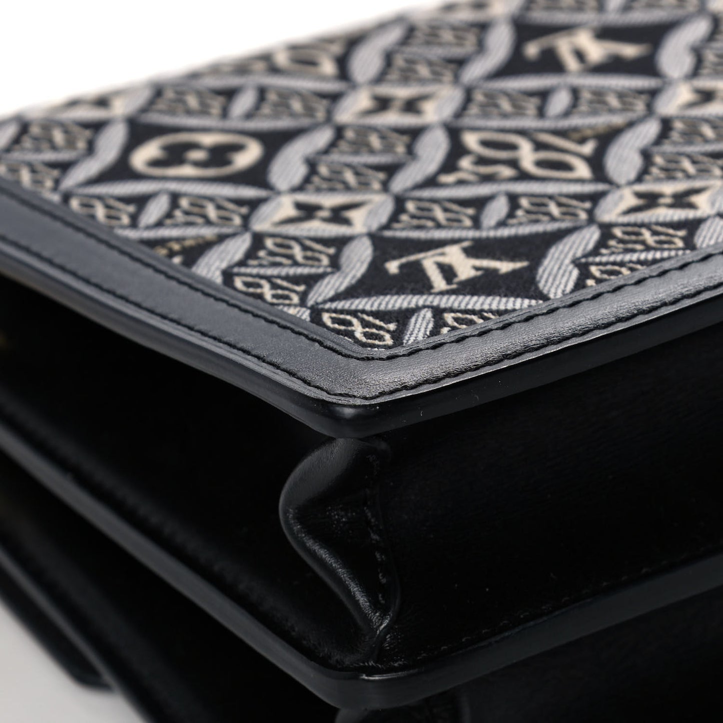Jacquard Since 1854 Dauphine MM Grey