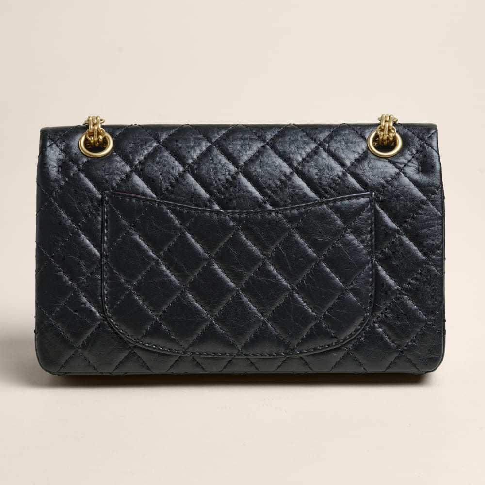 Mona Lisa pocket on the Chanel 2.55