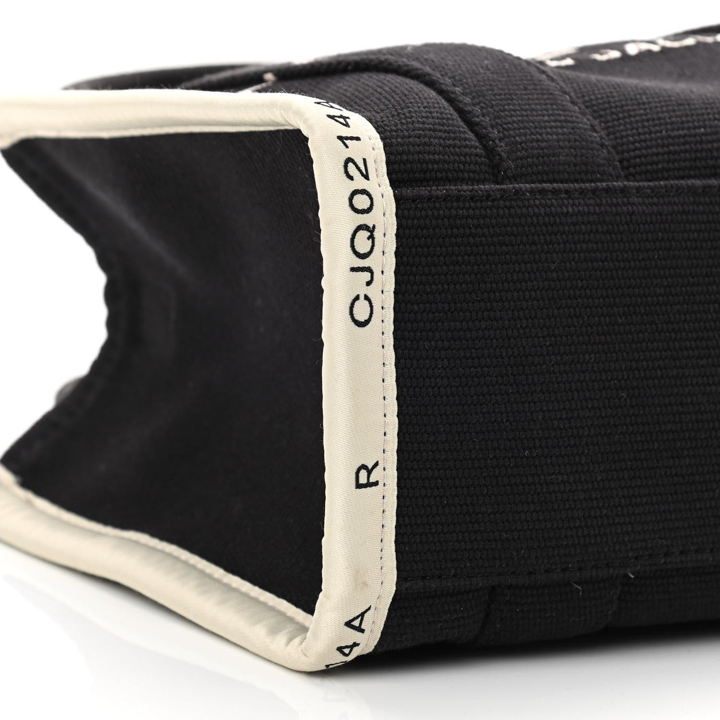 Jacquard Small The Traveler Tote Bag Black