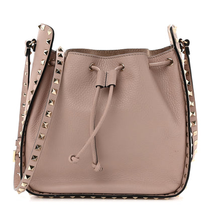 Valentino Garavani Grained Calfskin Rockstud Bucket Bag Poudre 1 of 9