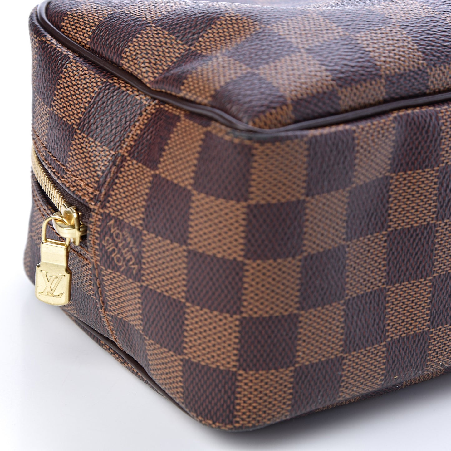 Damier Ebene Toiletry Bag 25