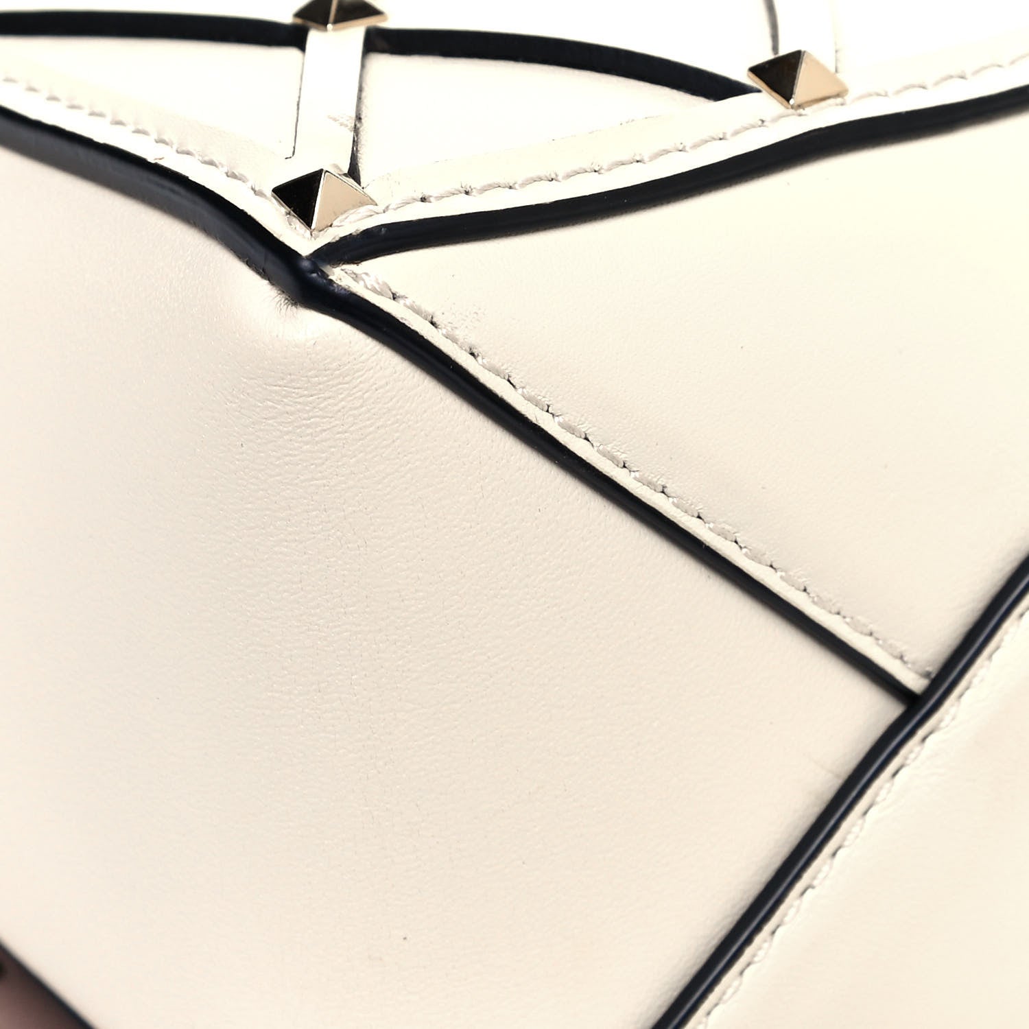 Valentino Garavani Smooth Calfskin Quilted Beehive Shoulder Bag Light Ivory 10 of 14