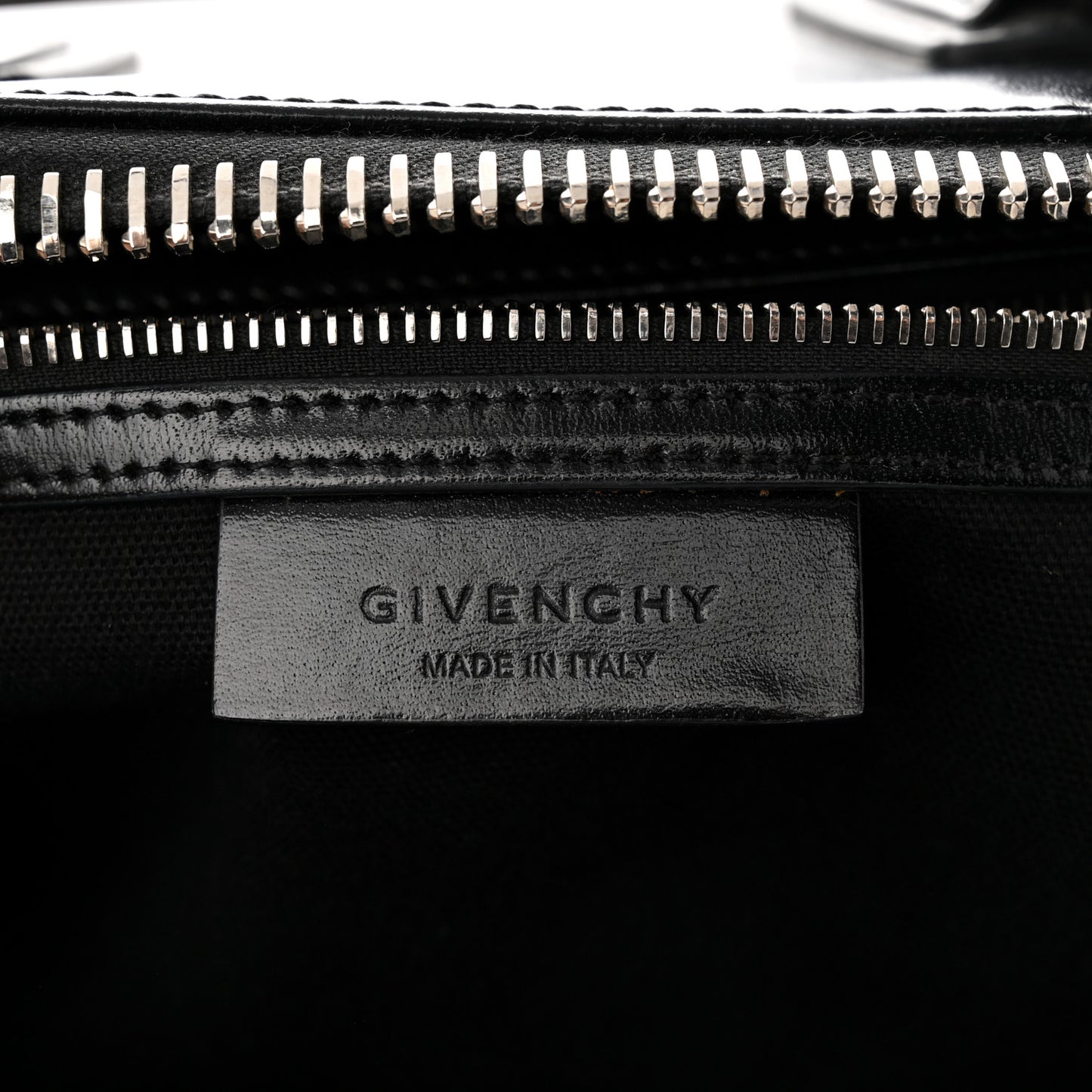 Shiny Lord Calfskin Medium Antigona Black