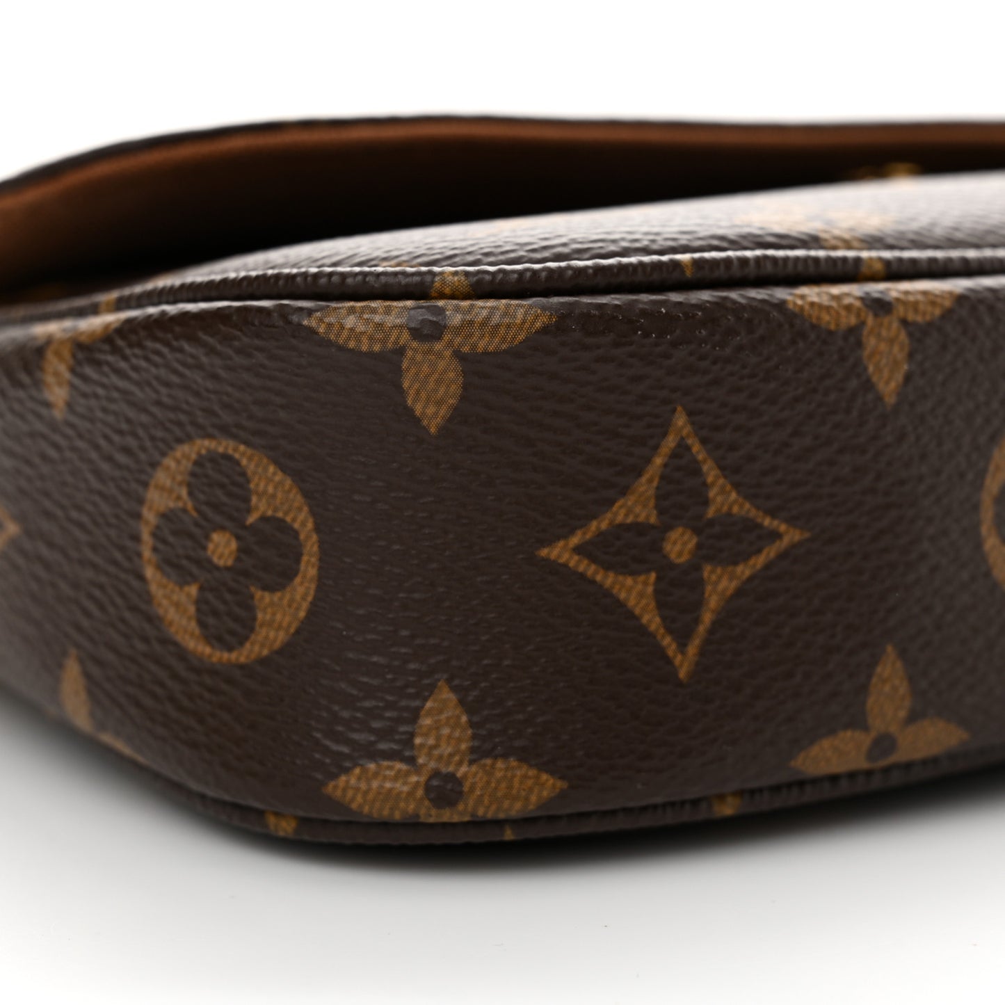 Monogram Ivy Wallet On Chain