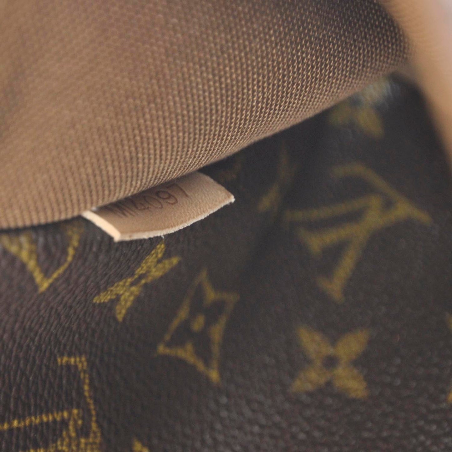 Monogram Bosphore PM Messenger