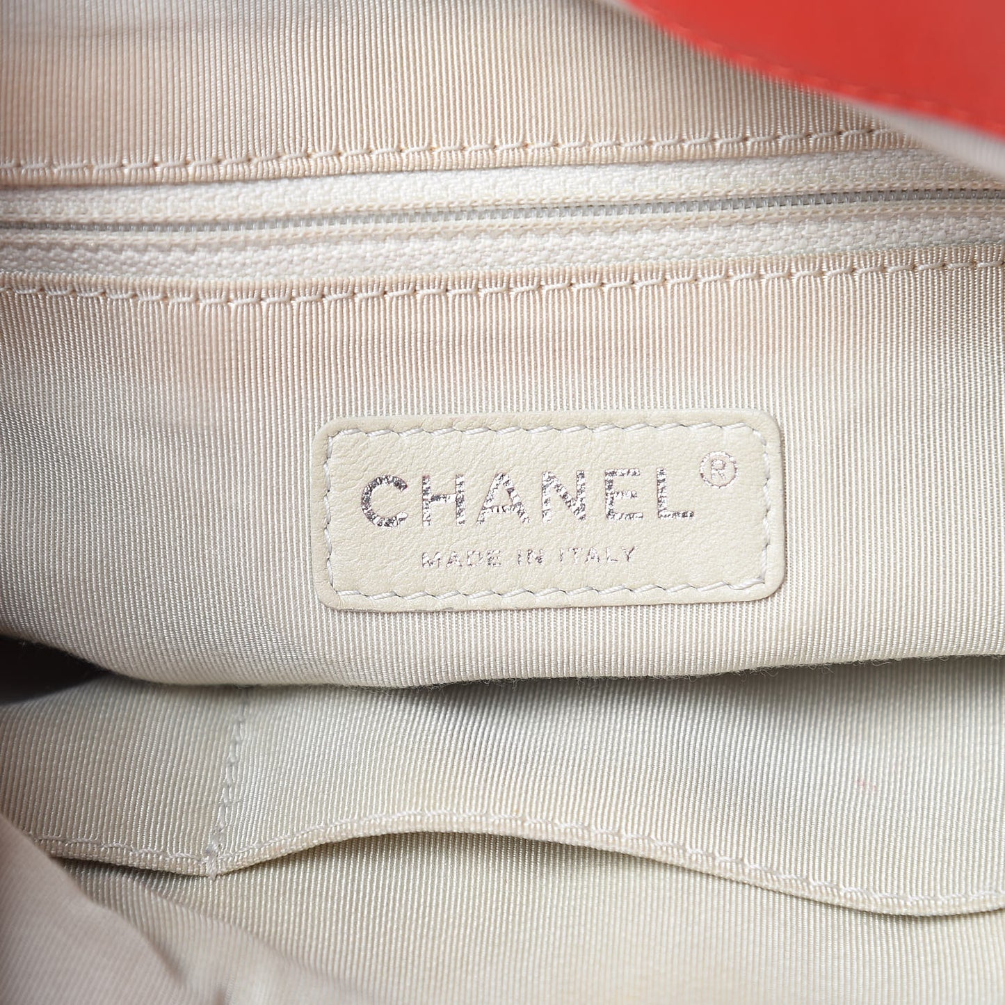 Washed Lambskin Chain Around Hobo Red