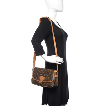 Louis Vuitton Monogram Sologne 2 of 17