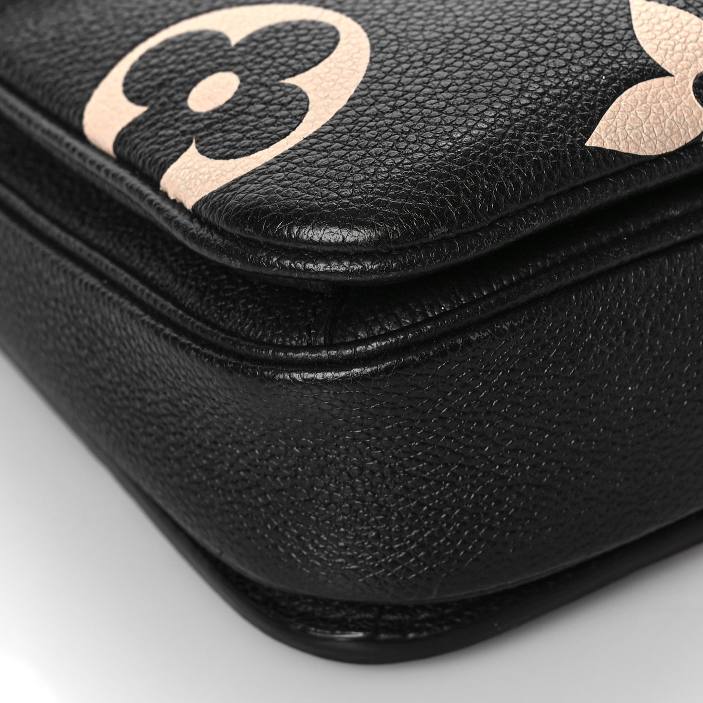 Empreinte Monogram Giant Pochette Metis Black Beige