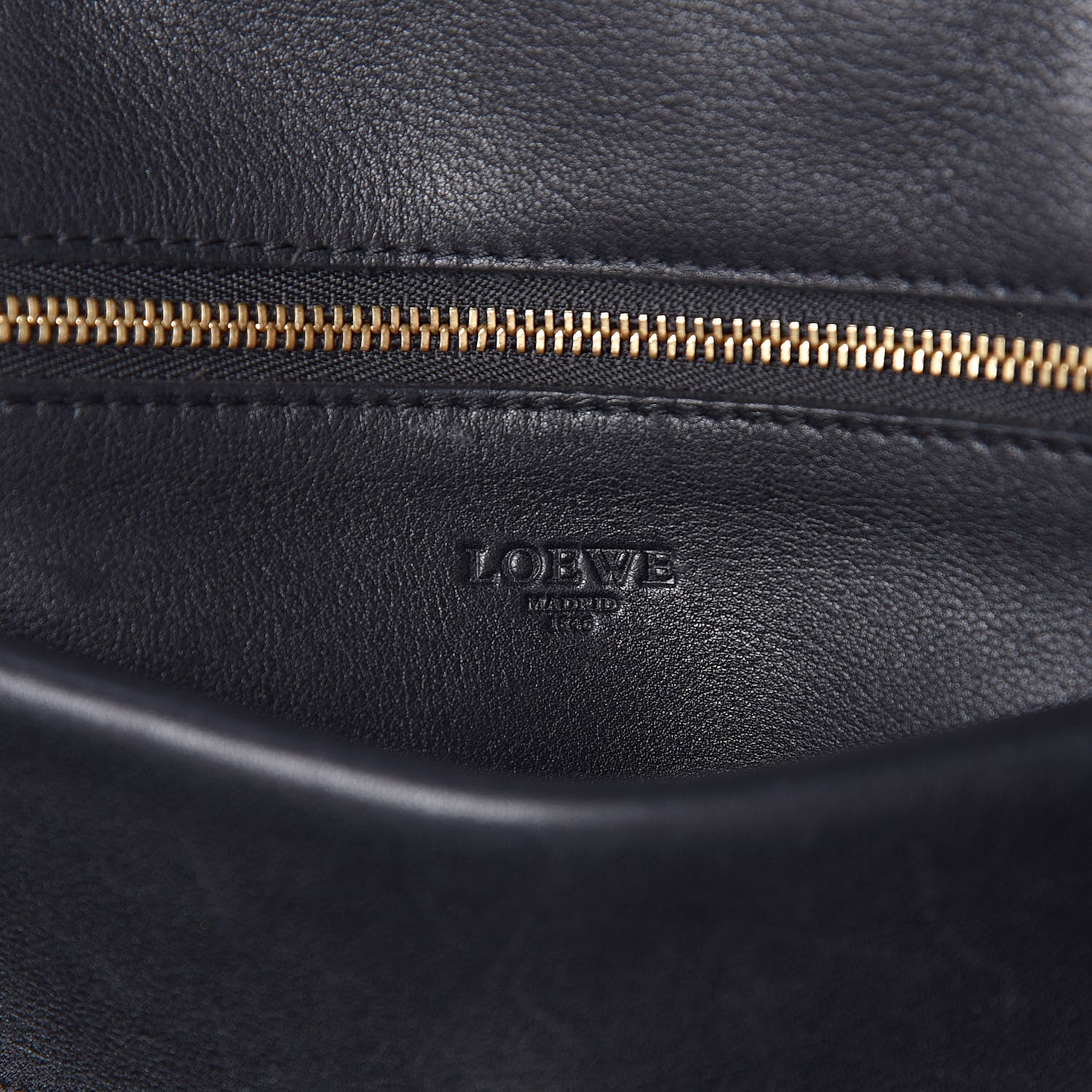 Loewe Suede Calfskin Amazona Black 6 of 18