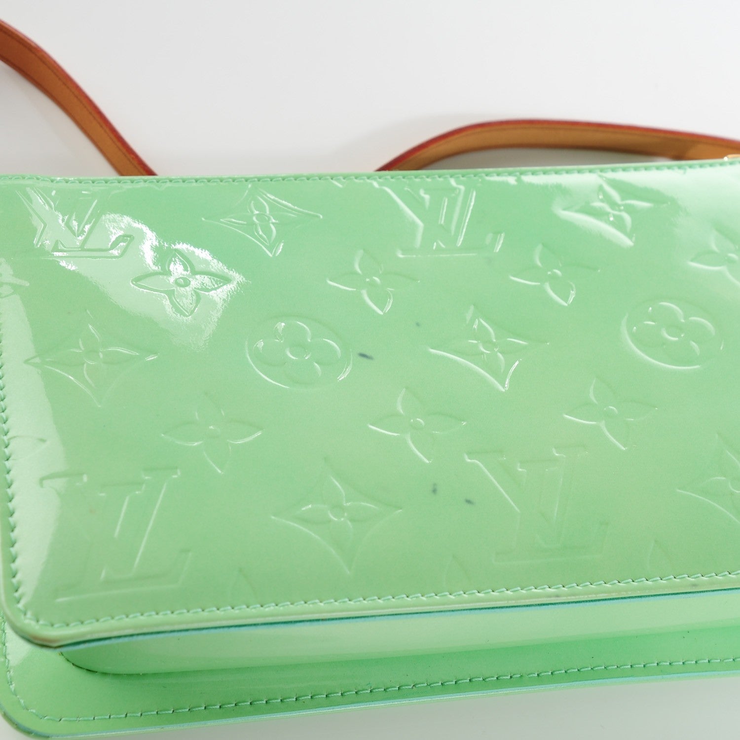 Louis Vuitton Vernis Lexington Pochette Peppermint 5 of 8