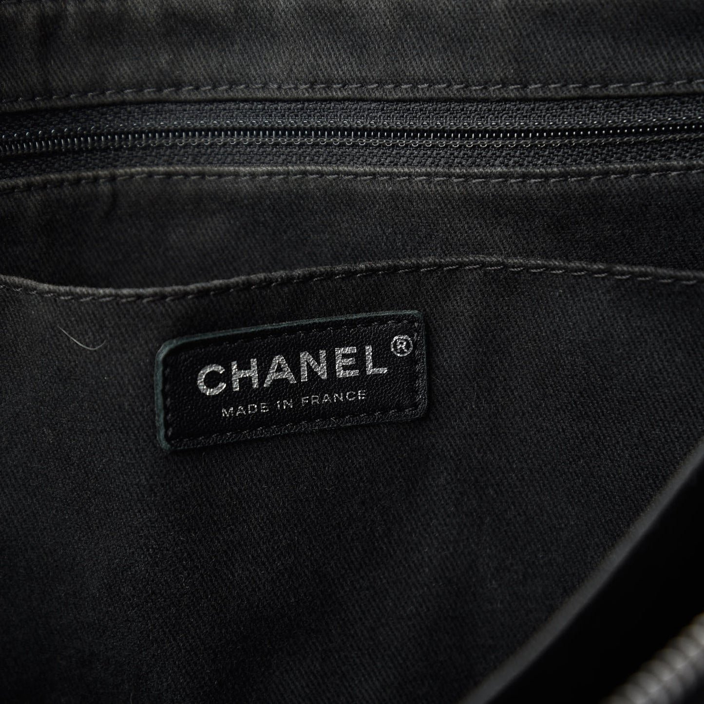 Grained Vegetal Calfskin Urban Shopping Tote Black