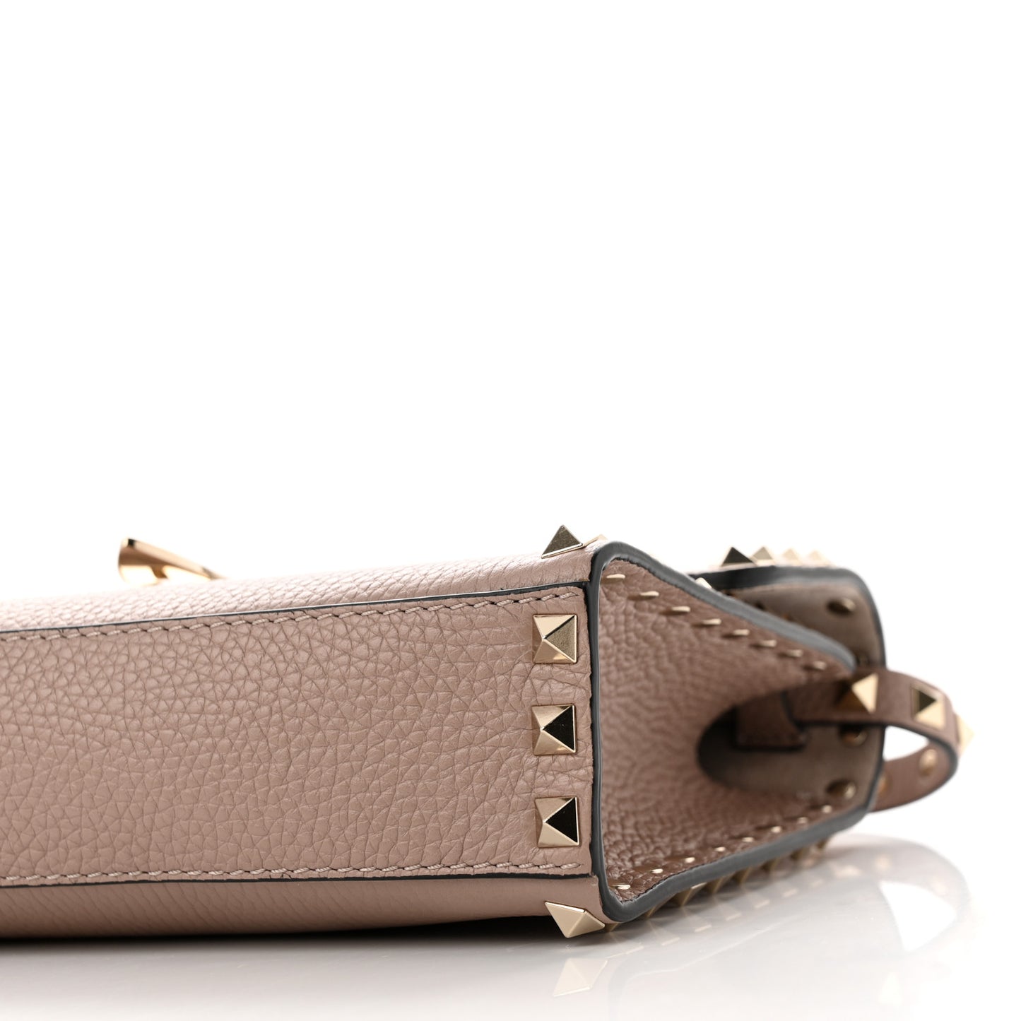 Pebbled Calfskin Medium Rockstud Flip Lock Crossbody Bag Poudre