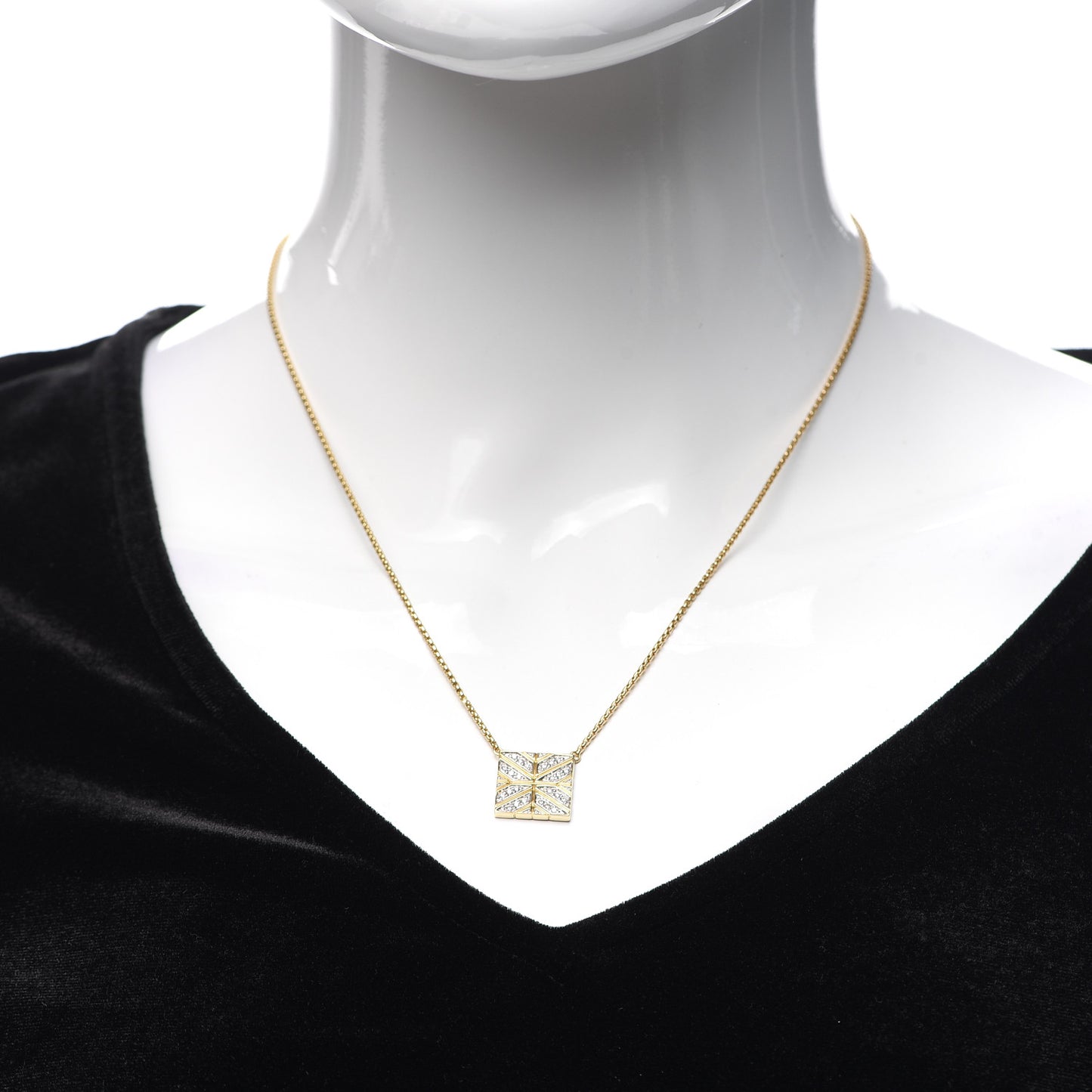 18K Yellow Gold Diamond Modern Chain Square Pendant Necklace