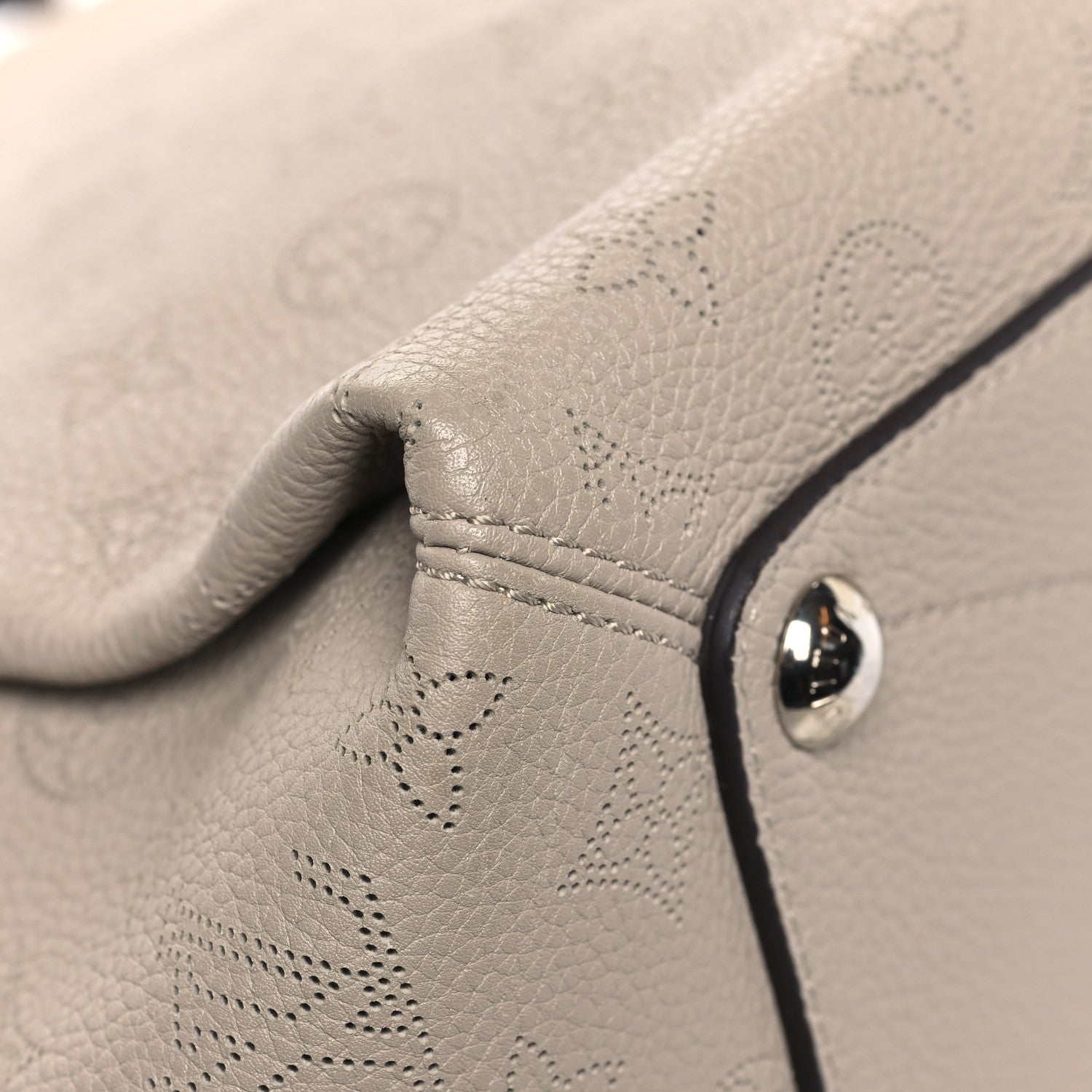 Louis Vuitton Mahina Babylone GM Galet 8 of 11