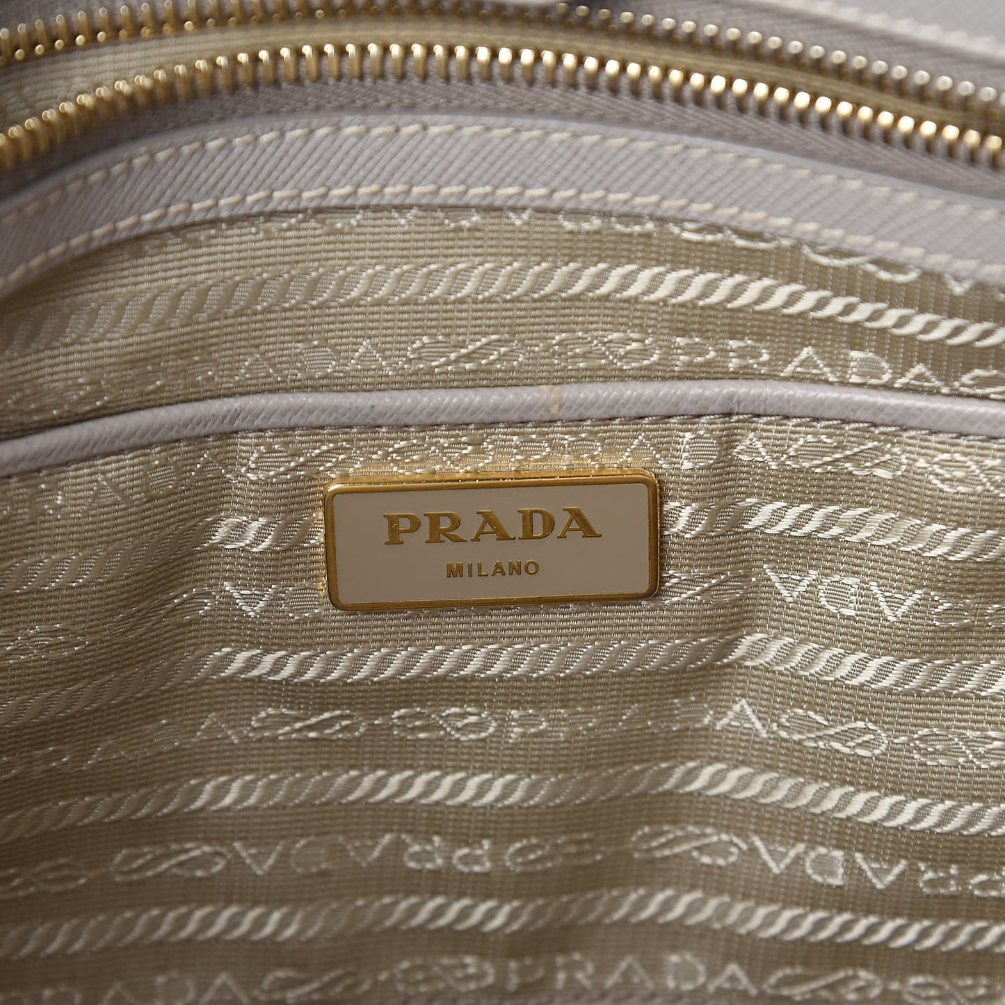 Saffiano Lux Medium Tote Pomice