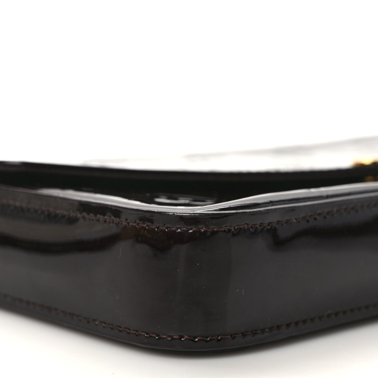 Vernis Pochette Felicie Chain Wallet Amarante