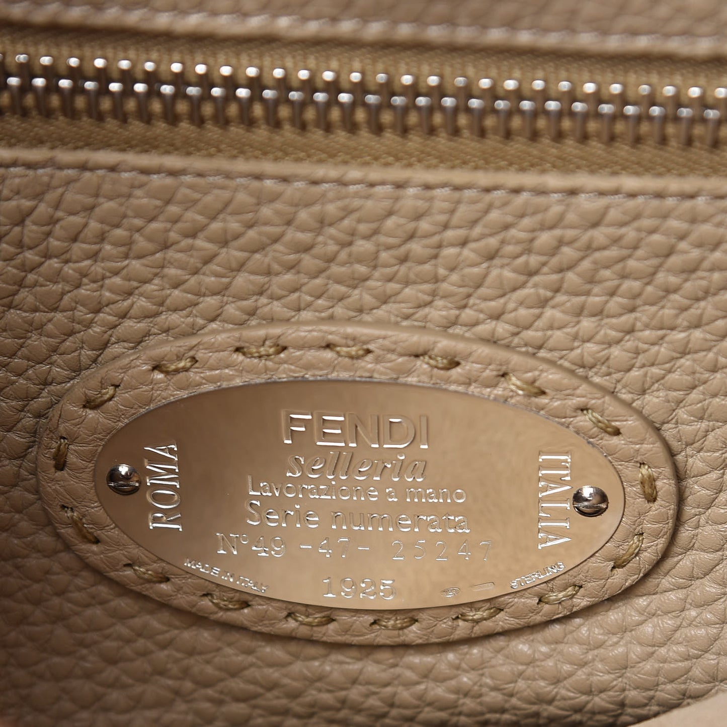 Cuoio Romano Selleria Bi-Color Medium Peekaboo Iconic Satchel Mou Deserto