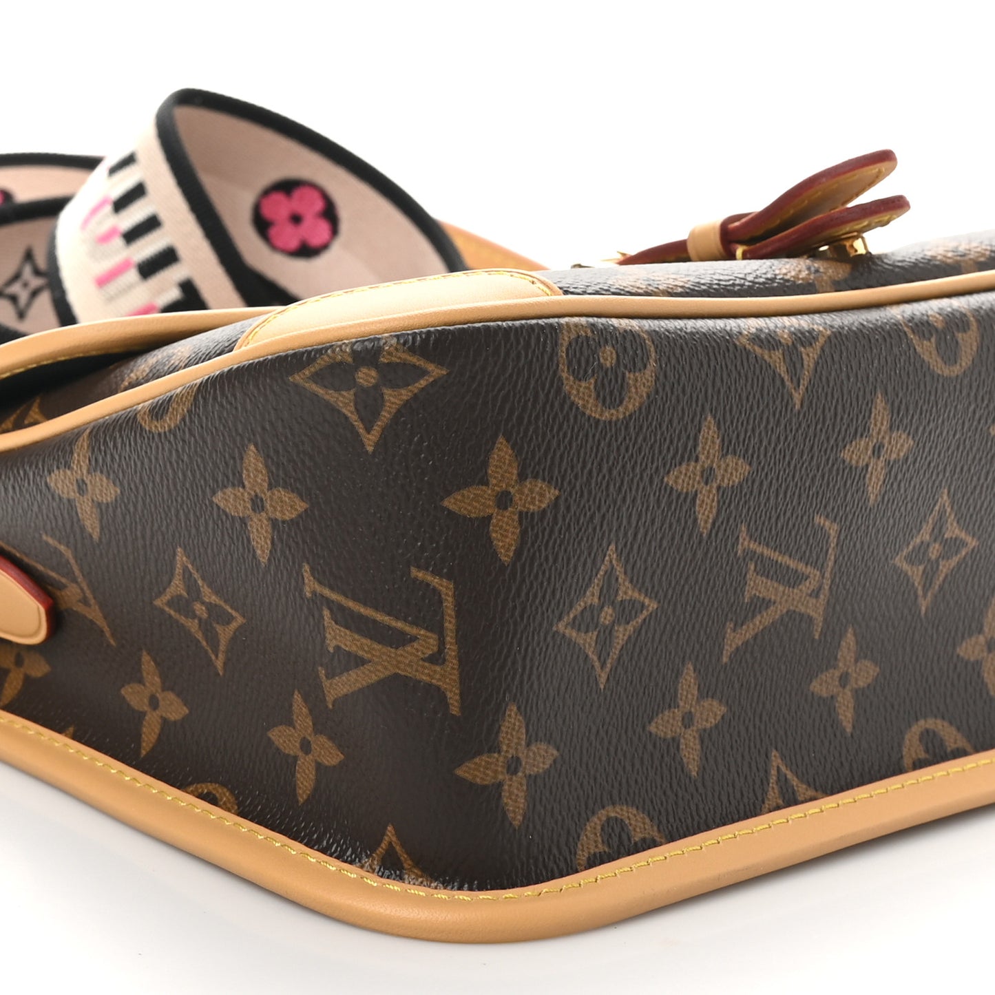 Monogram Diane Black