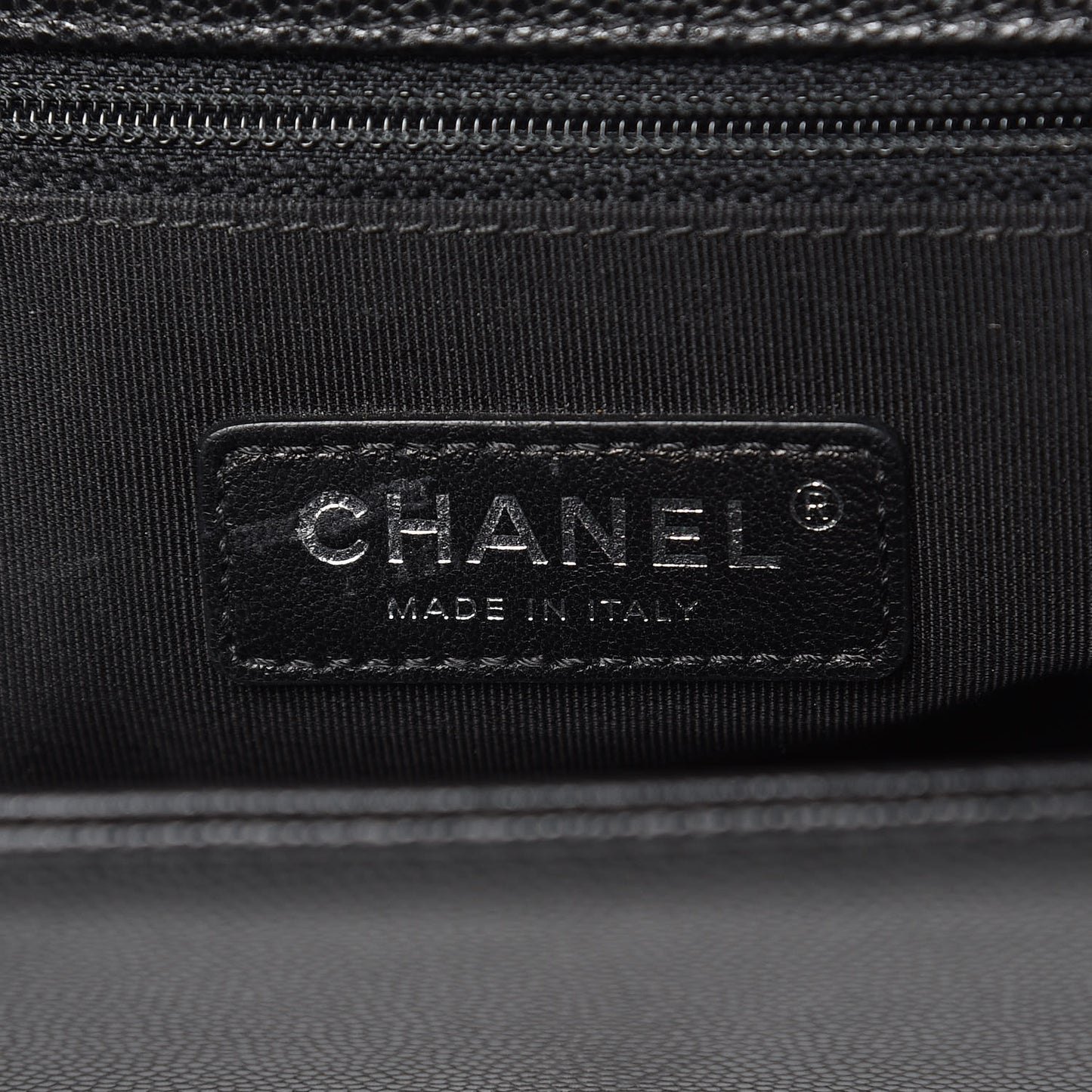 Caviar Chevron Quilted New Medium Boy Flap Black