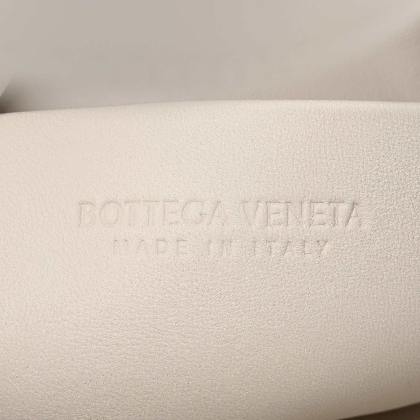 Calfskin Intrecciato Small Castello Bucket Bag White
