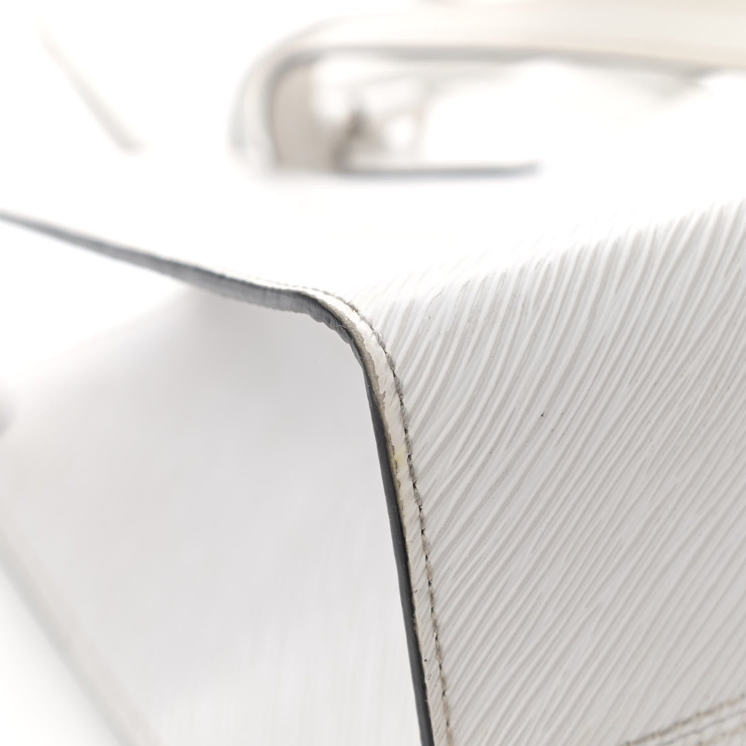 Louis Vuitton Epi Onthego MM White 9 of 13