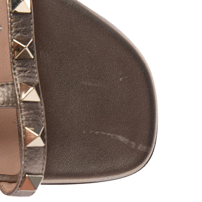 Valentino Garavani Metallic Pebbled Calfskin Rockstud Gladiator Flat Sandals 38.5 Skin 8 of 8