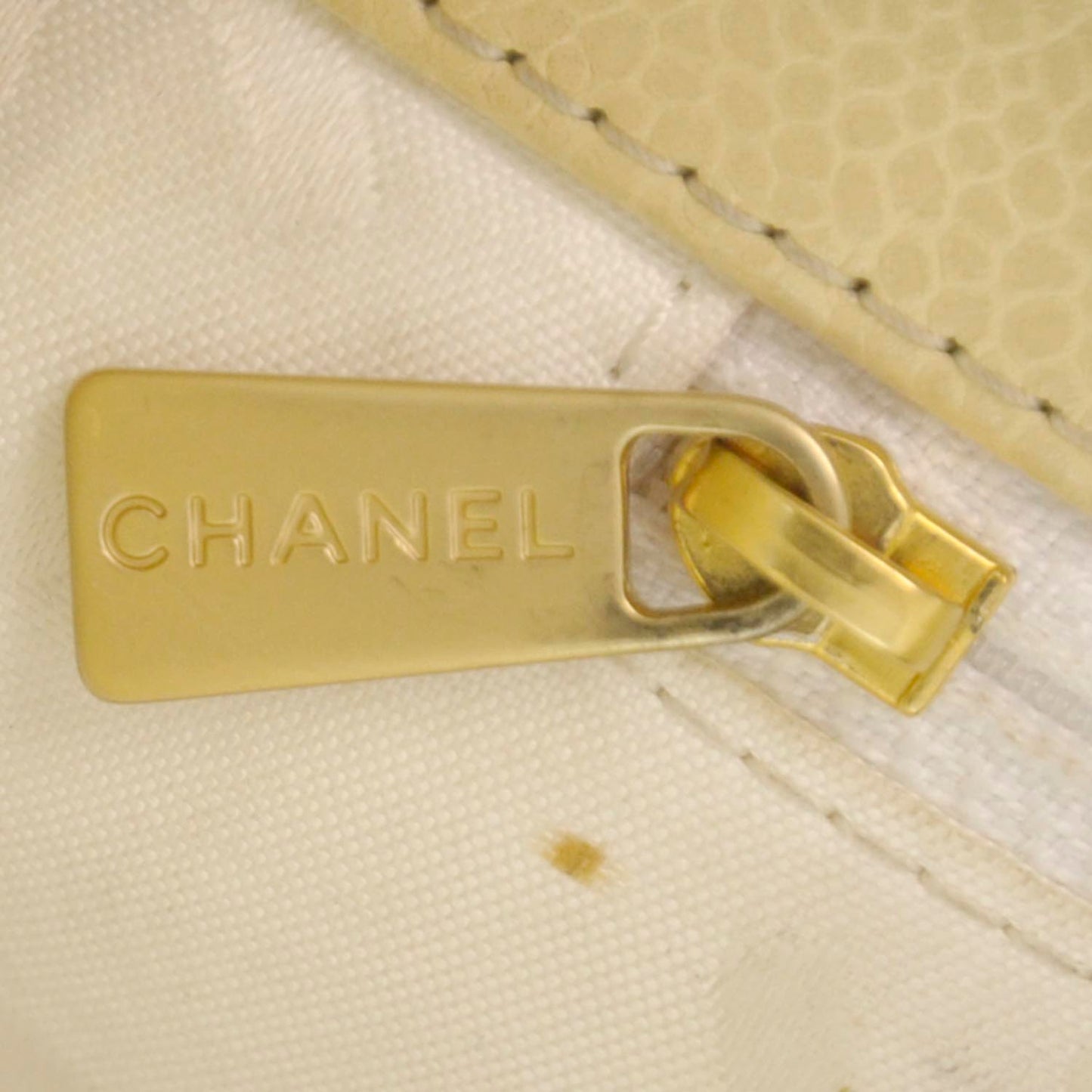 Caviar Shoulder Bag Beige