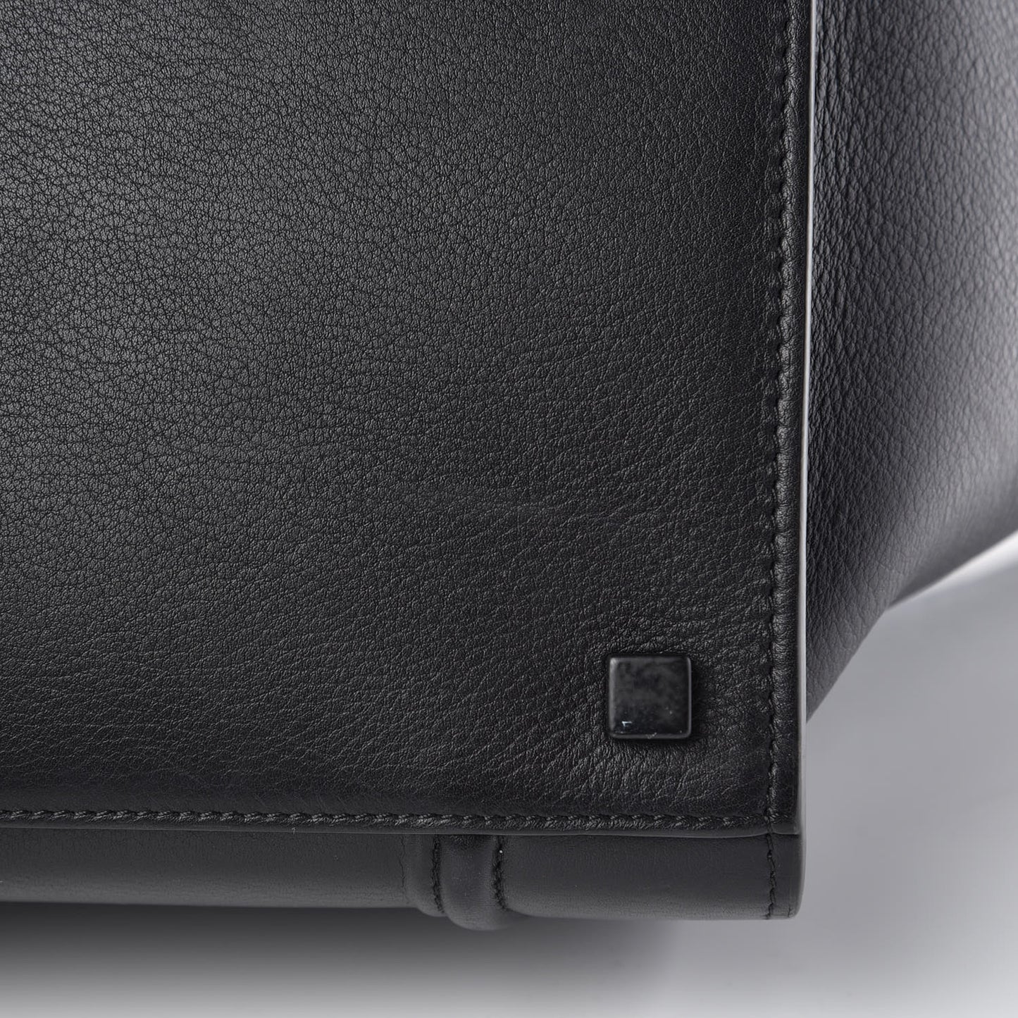Supple Calfskin Medium Phantom Luggage Black