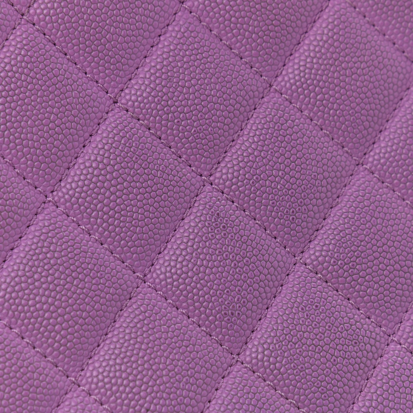 Caviar Quilted Medium CC Filigree Vanity Case Purple