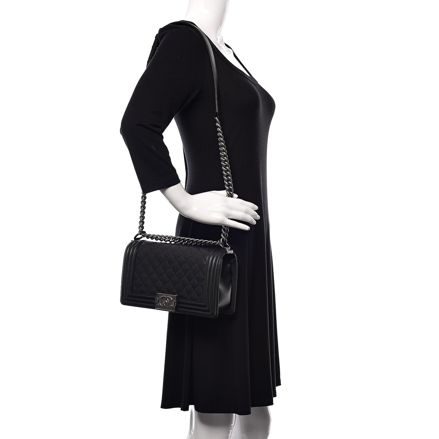Caviar Quilted Medium Boy Flap Black