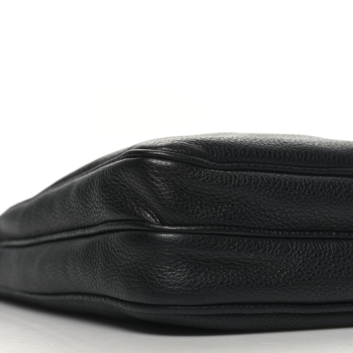 Vitello Daino Flat Messenger Bag Black