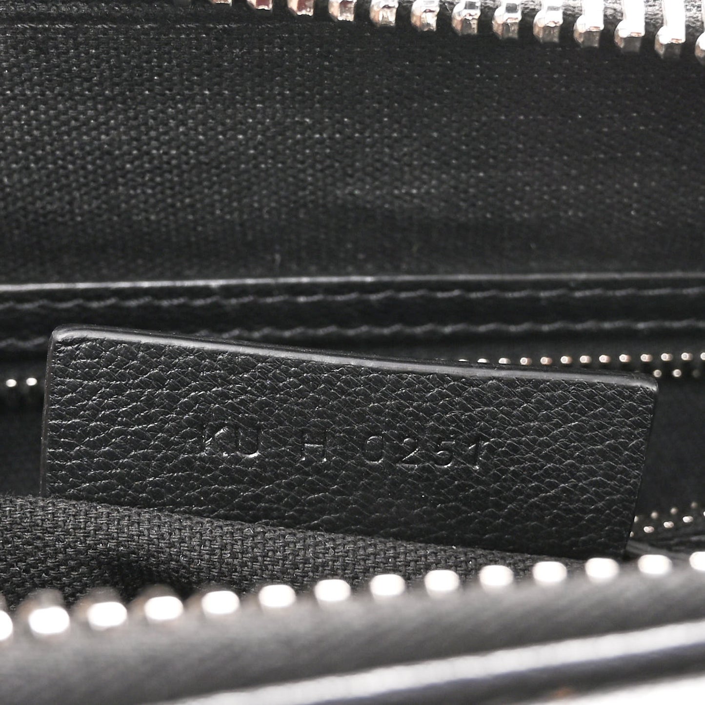 Sugar Goatskin Medium Antigona Black