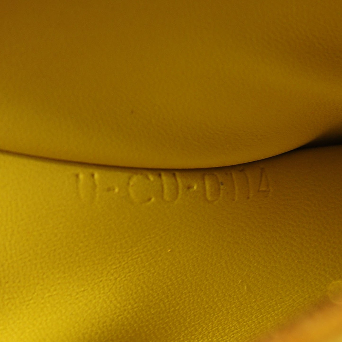Python Medium Classic Box Yellow