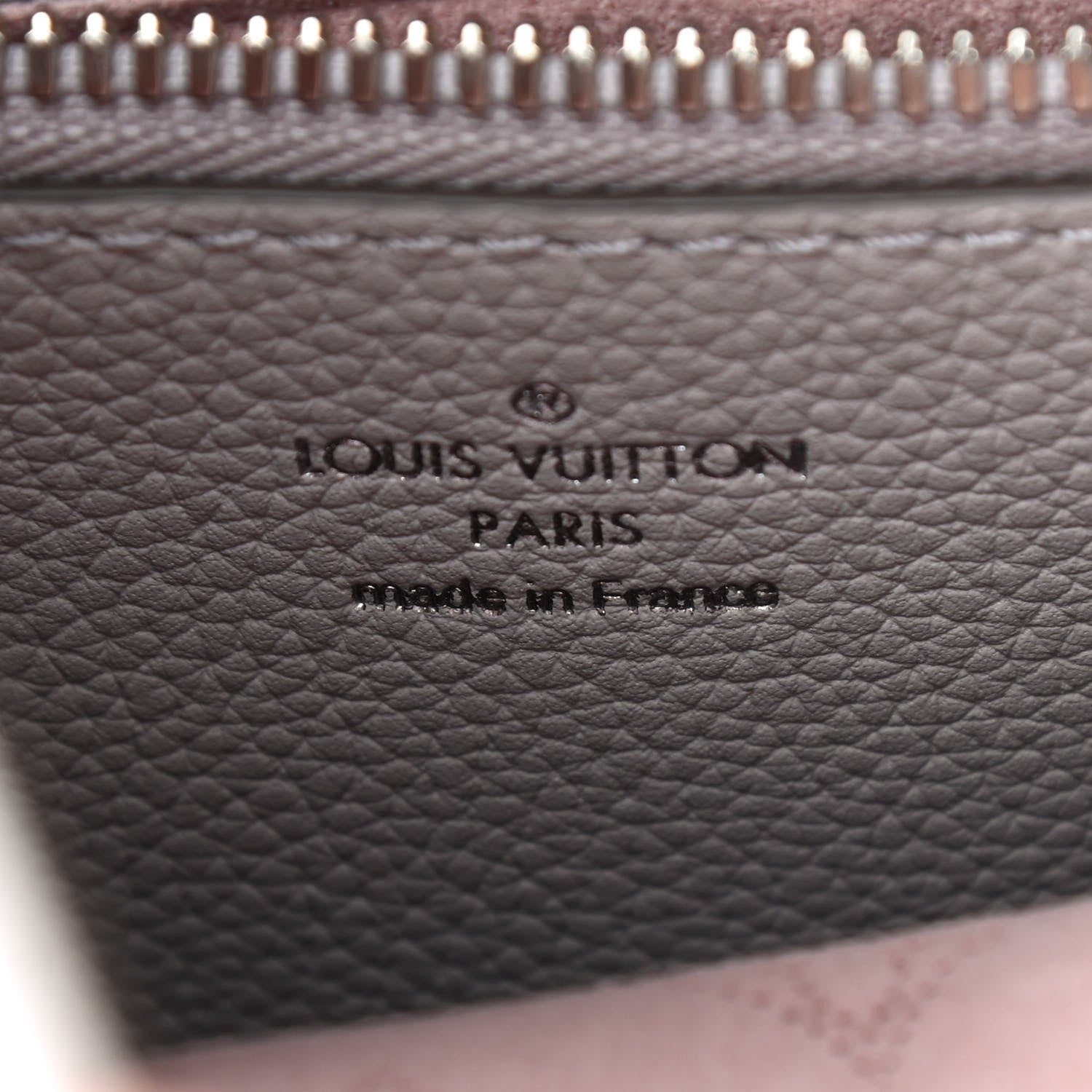 Louis Vuitton Mahina Muria Brume 6 of 8