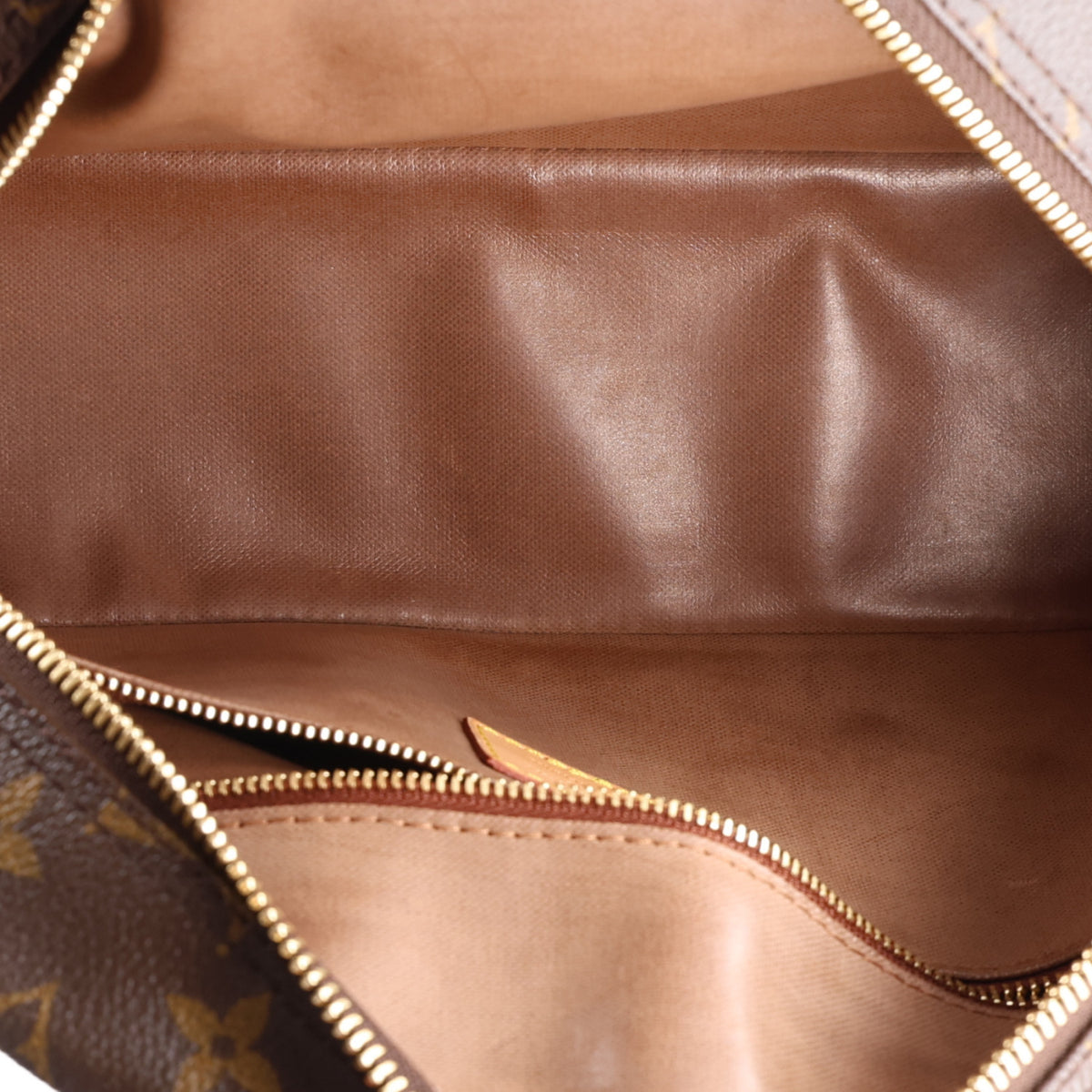 Louis Vuitton Monogram Toiletry Bag 25 5 of 10