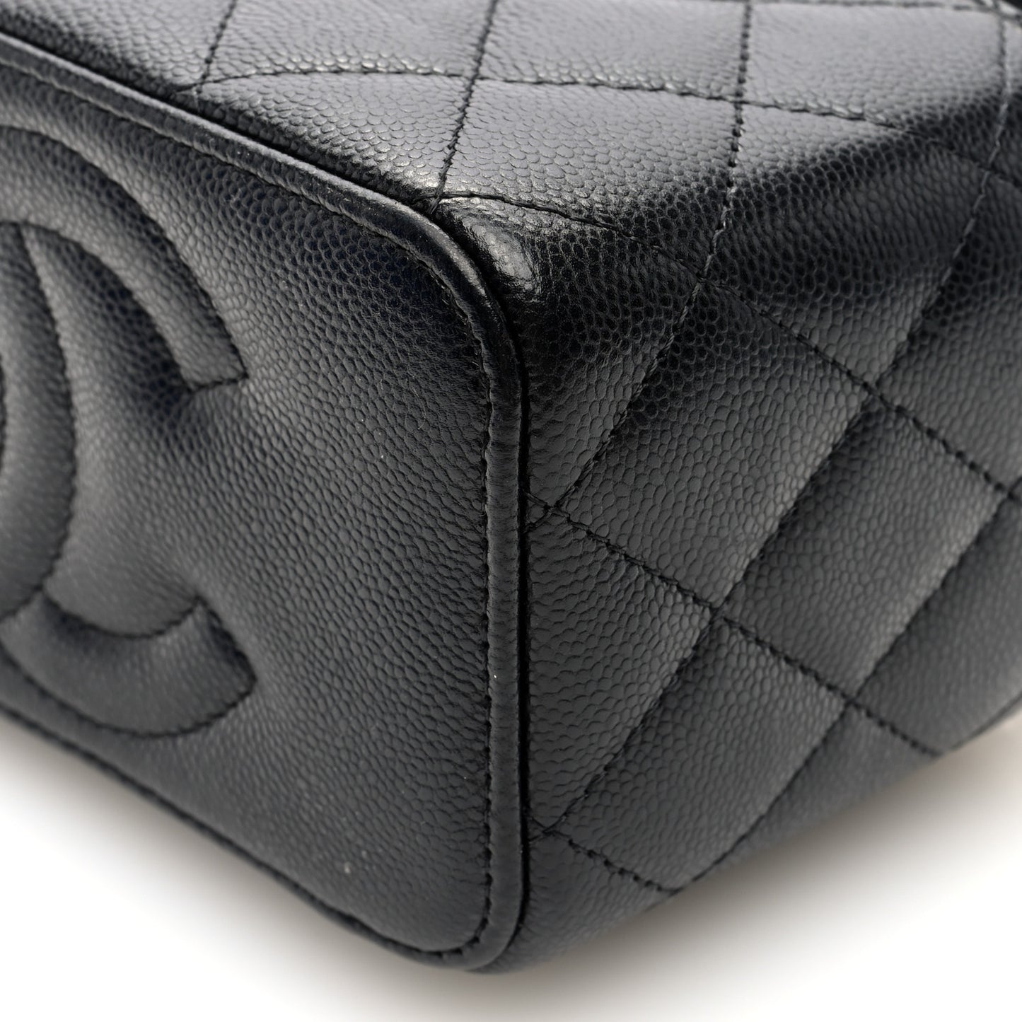 Caviar Quilted Small Vanity Case With Chain Black