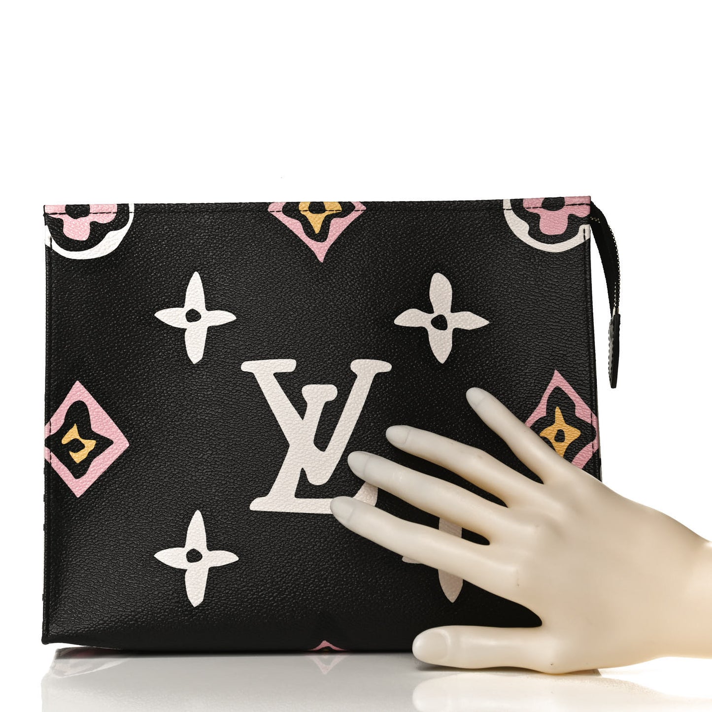 Monogram Giant Wild At Heart Toiletry Pouch 26 Black