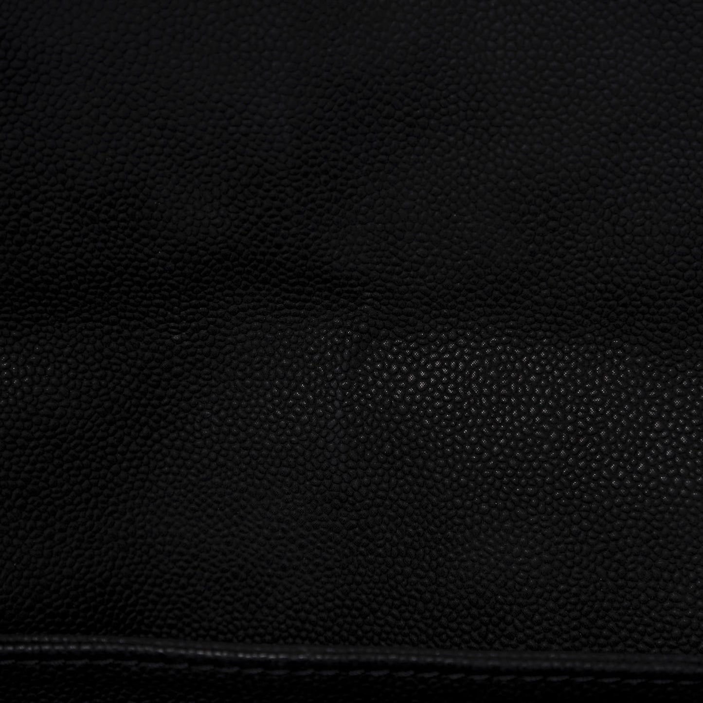 Iridescent Caviar Quilted Medium Lady Pearly Flap Black