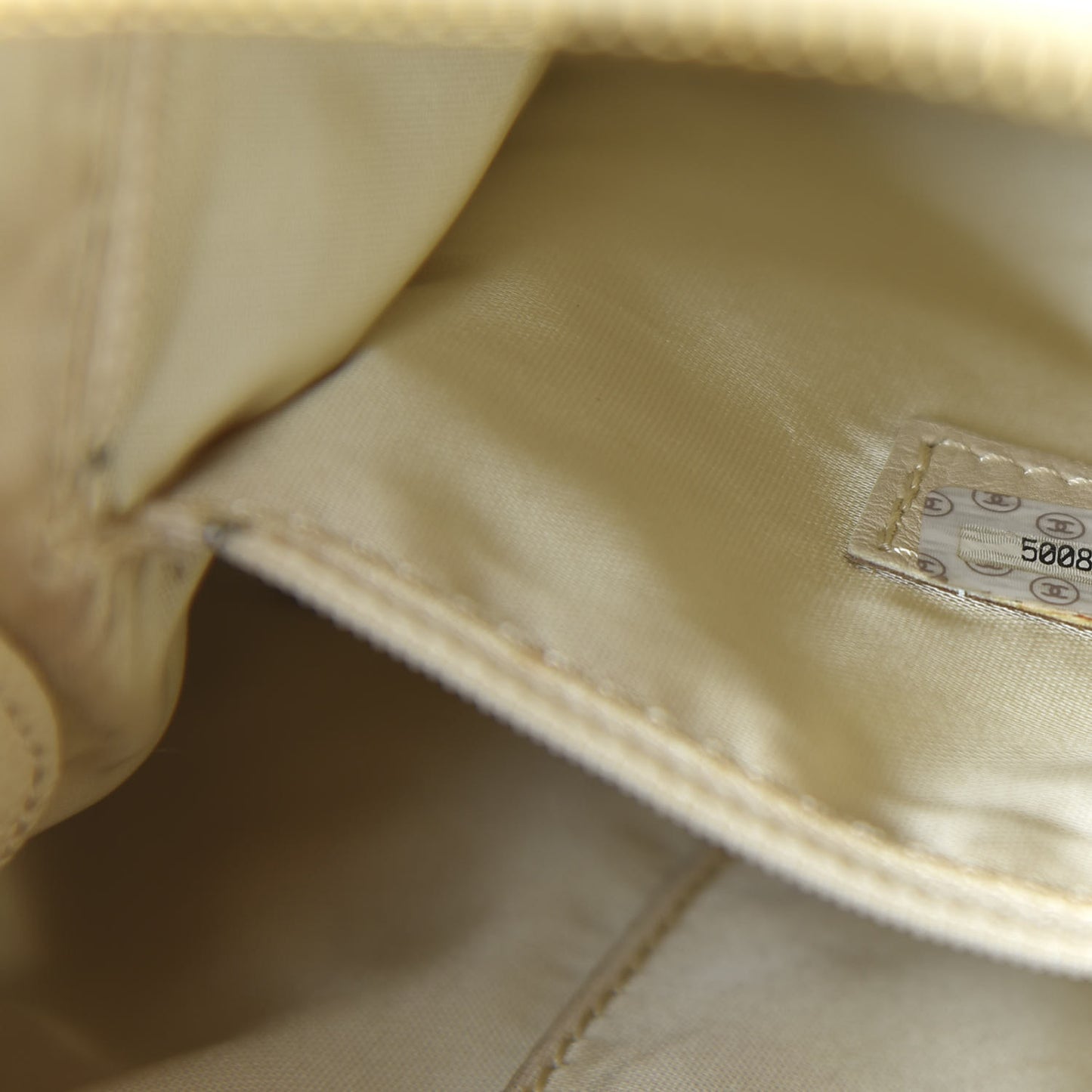 Caviar Shoulder Bag Light Beige