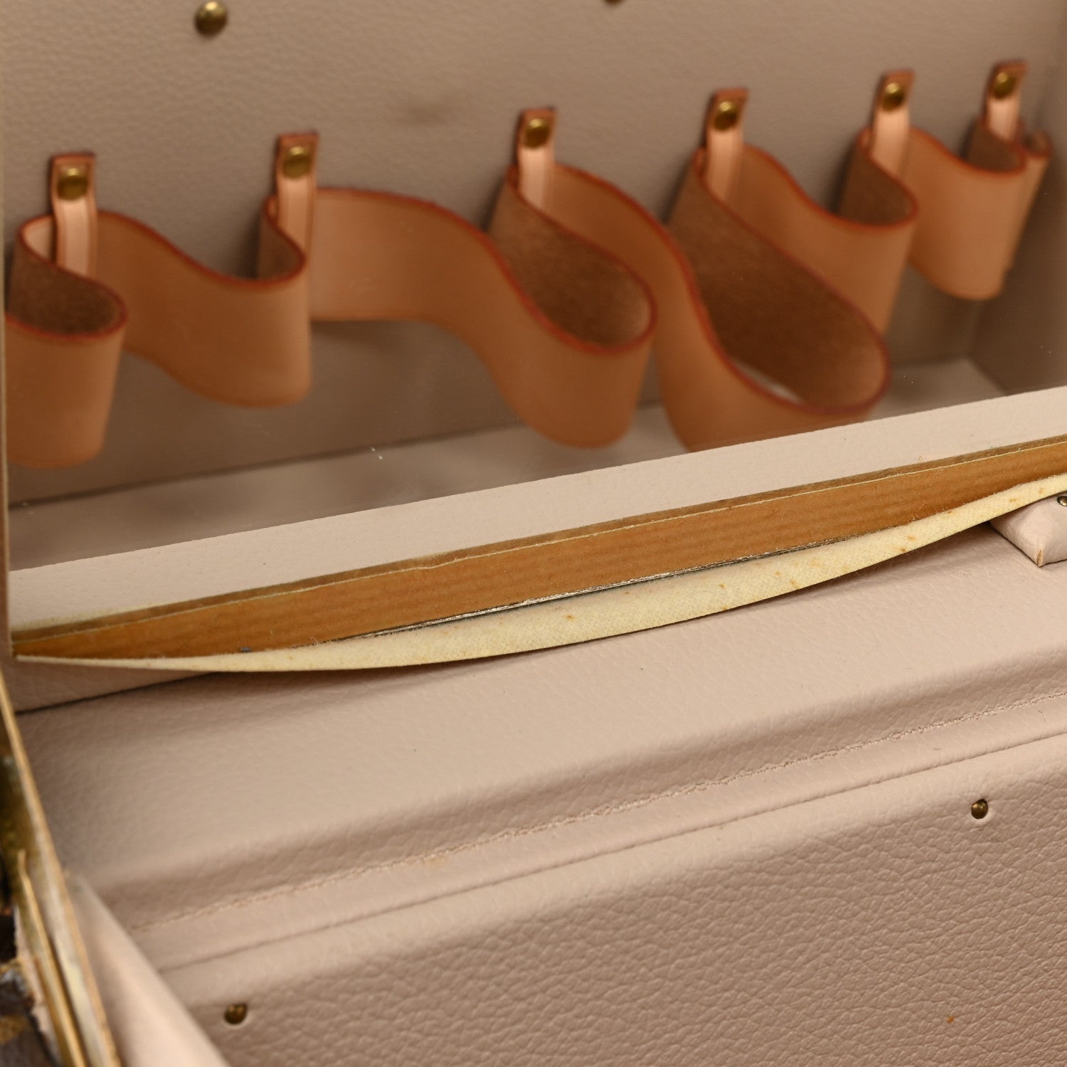 Louis Vuitton Monogram Boite Bouteilles et Glace Beauty Train Case 11 of 16