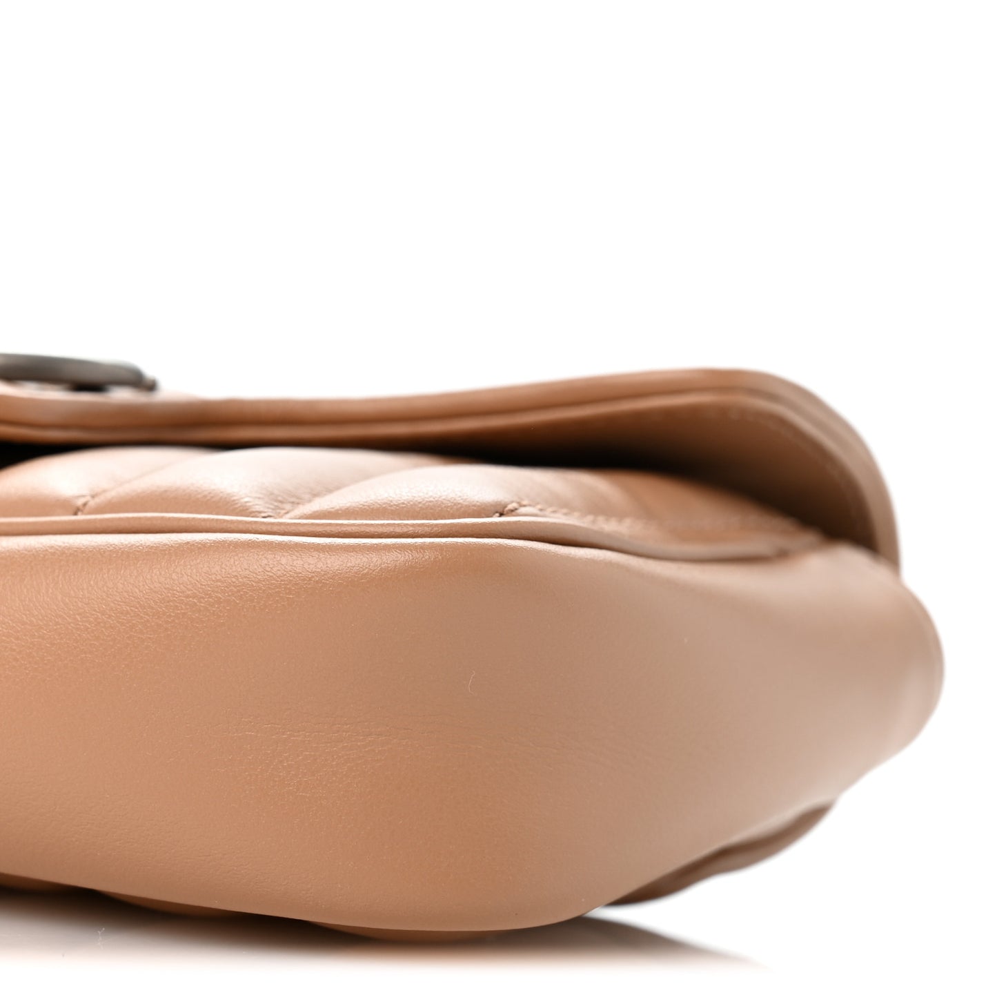 Calfskin Matelasse Aria Super Mini GG Marmont Shoulder Bag Camelia